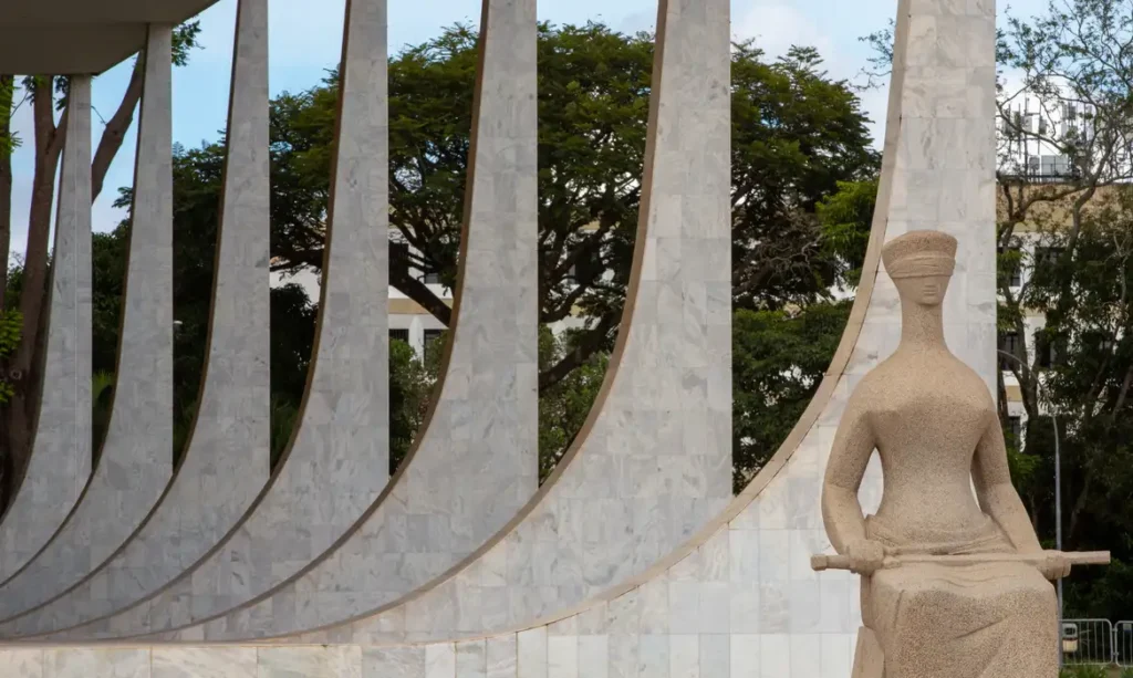 Tema 1367 de Repercussão Geral: Modulação de efeitos relativos à não incidência do ICMS quando do deslocamento de bens de um estabelecimento para outro do mesmo contribuinte 