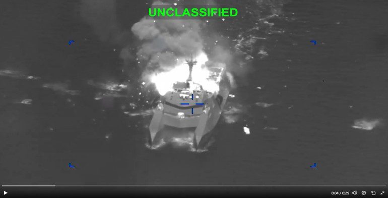 Guerra de retóricas tenta direcionar conflito além de bombardeios