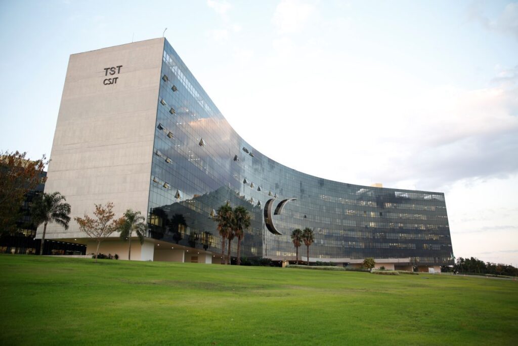 Audiência pública no TST reúne pluralidade de pontos de vista sobre jornada em ambiente insalubre