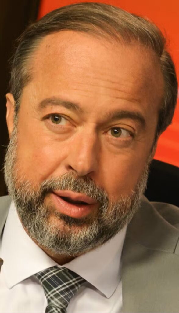 País pode manter preço de combustível, diz Silveira