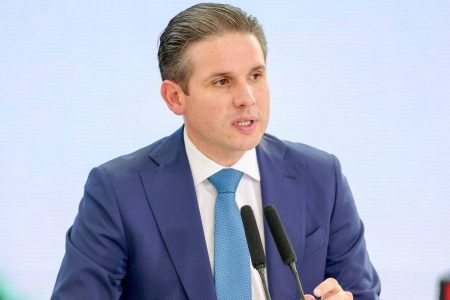 Governo recua de envio de PL sobre 6×1, diz Motta