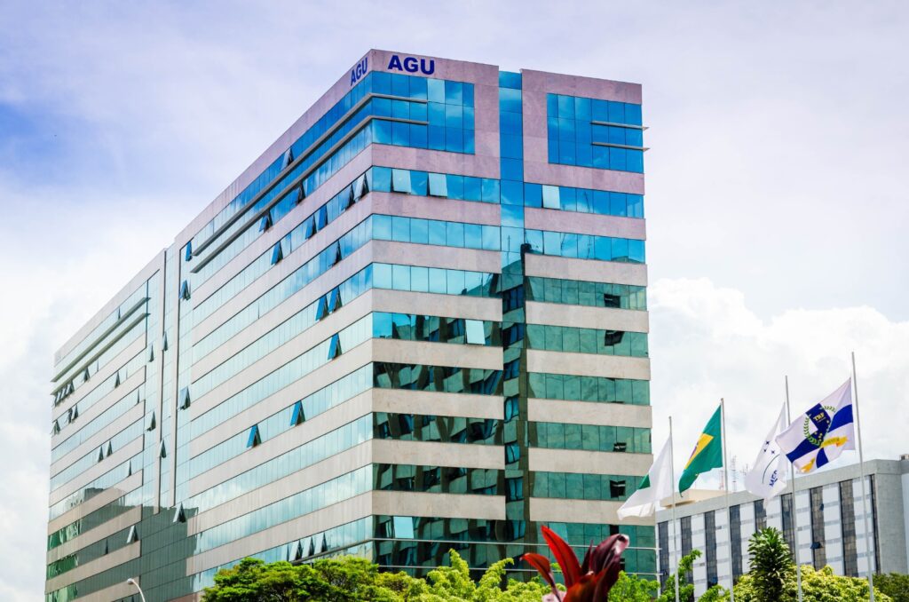 AGU regulamenta novas modalidades de transação para dívidas com foco em controvérsias jurídicas e interesse regulatório
