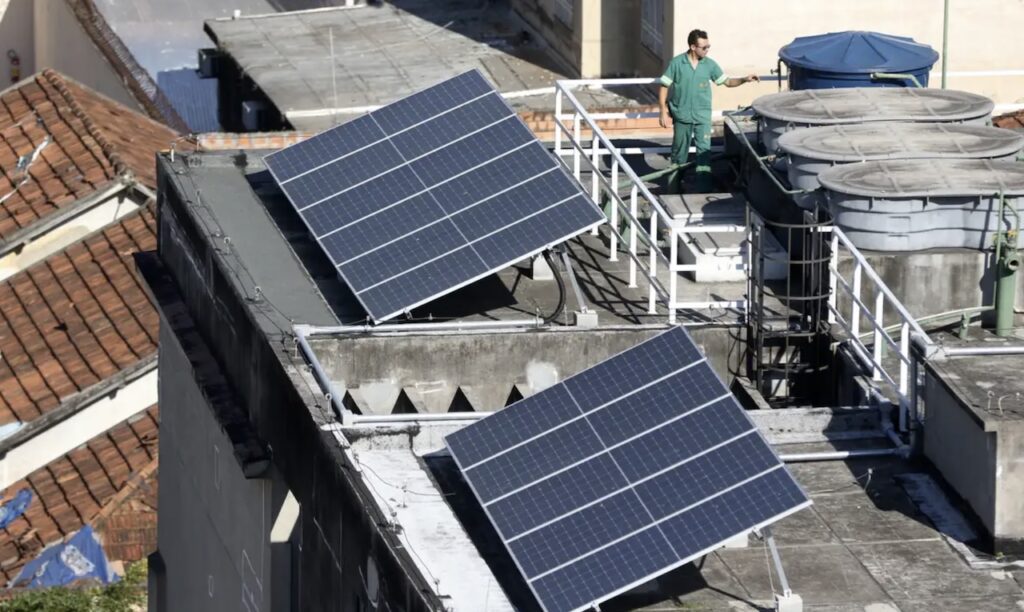 TCU defende novas tarifas para enfrentar impactos dos painéis solares