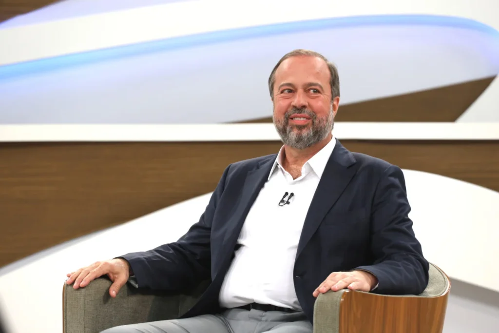Após ausência em audiência, CME convoca Silveira para esclarecer antecipação de térmicas