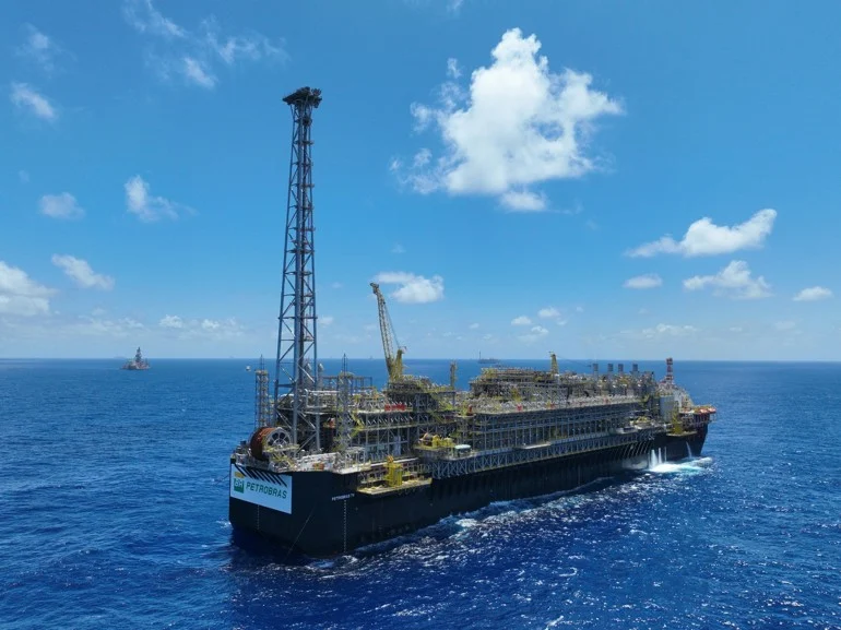 Petrobras comemora novo recorde de produção do campo de Búzios