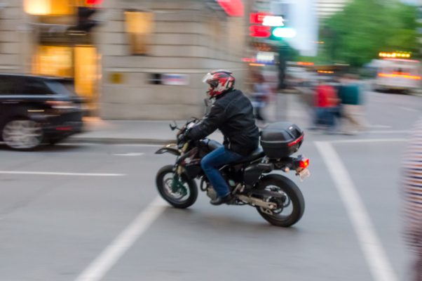 Adicional de periculosidade a motociclista não exige regulamentação