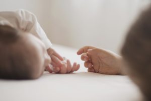 Falta de aviso formal ao RH não afasta direito à licença-paternidade
