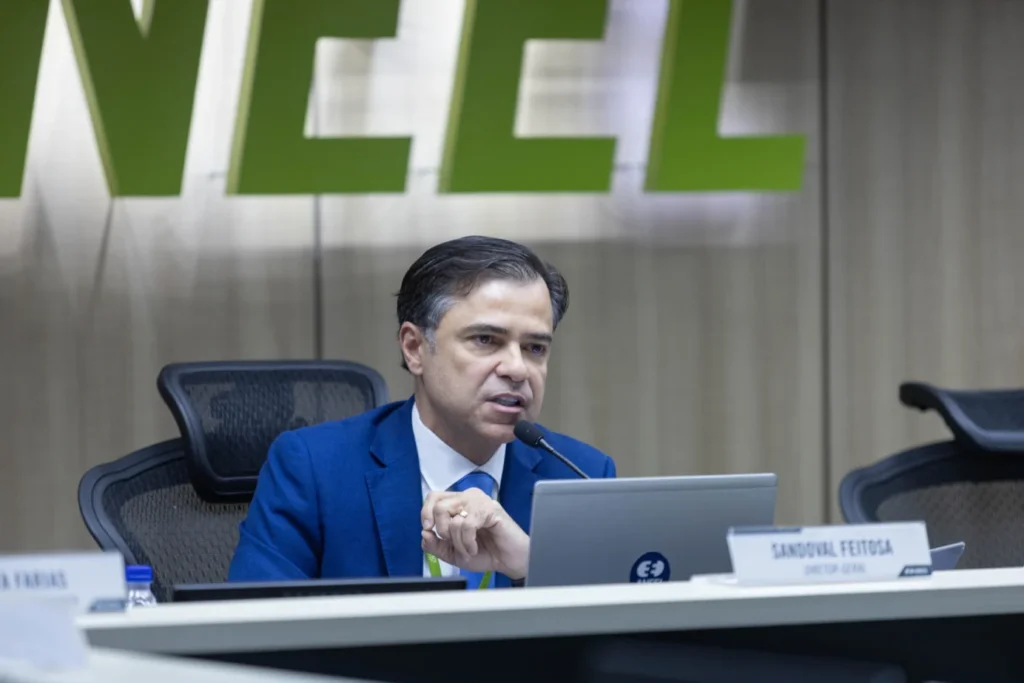 Sandoval retira Pnast de pauta para ajustes e adia regra de transição