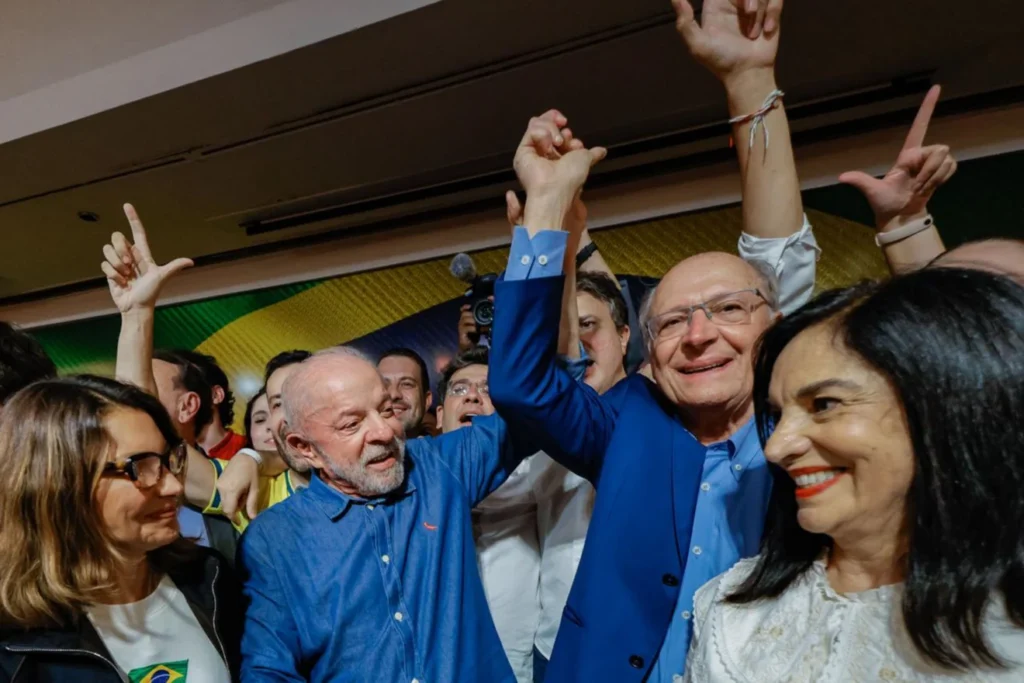 Lula destaca data centers e renováveis em discurso após vitória
