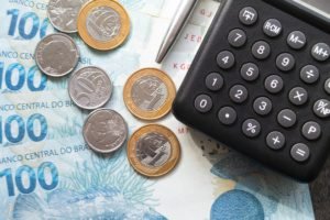 Dívida fiscal de empresa não gera, por si só, responsabilidade solidária de sócio